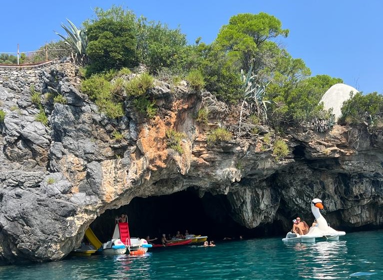 Isola di Dino - Grotta del Leone