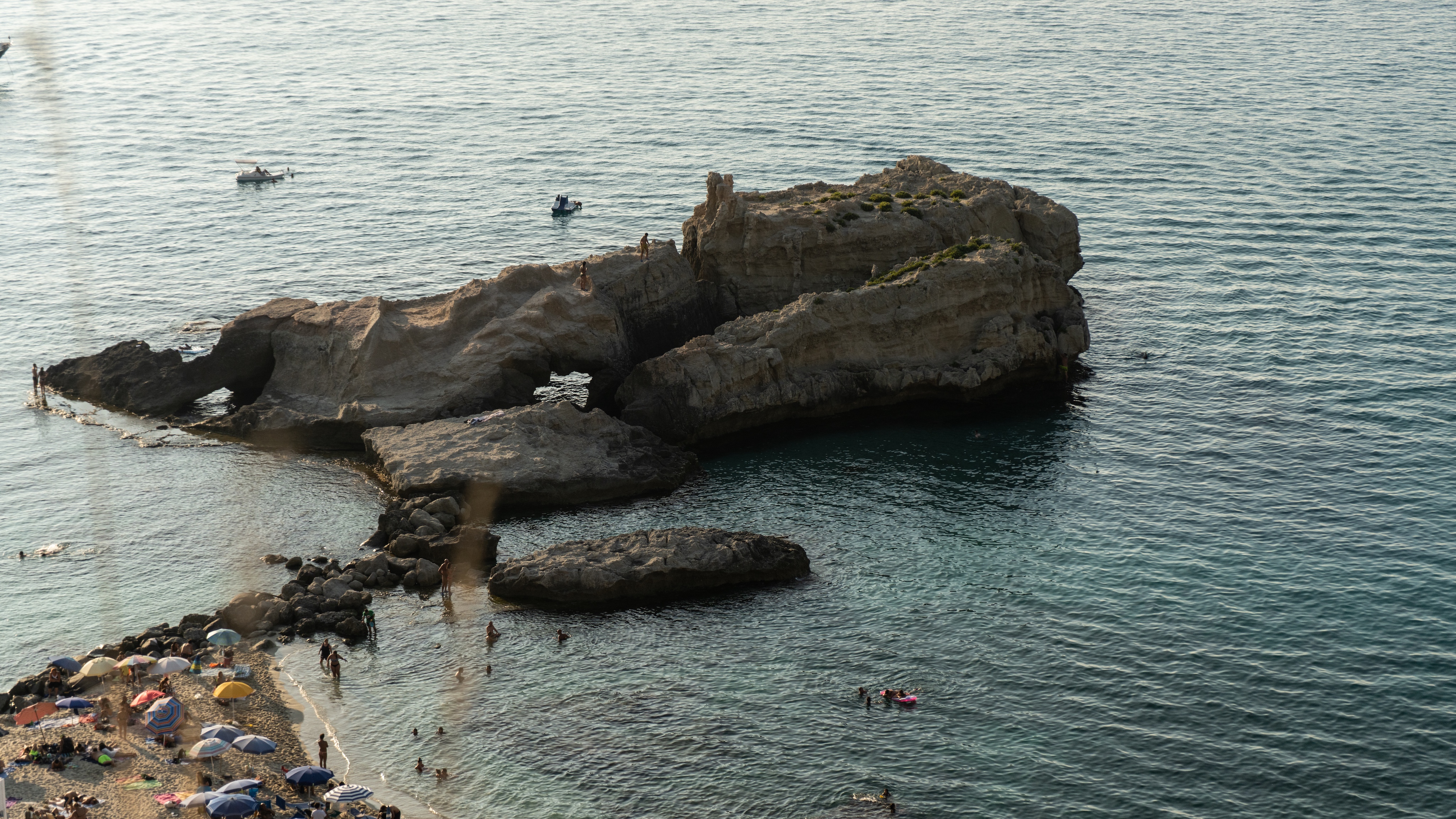Grotta dello Stazzanese, Ricadi