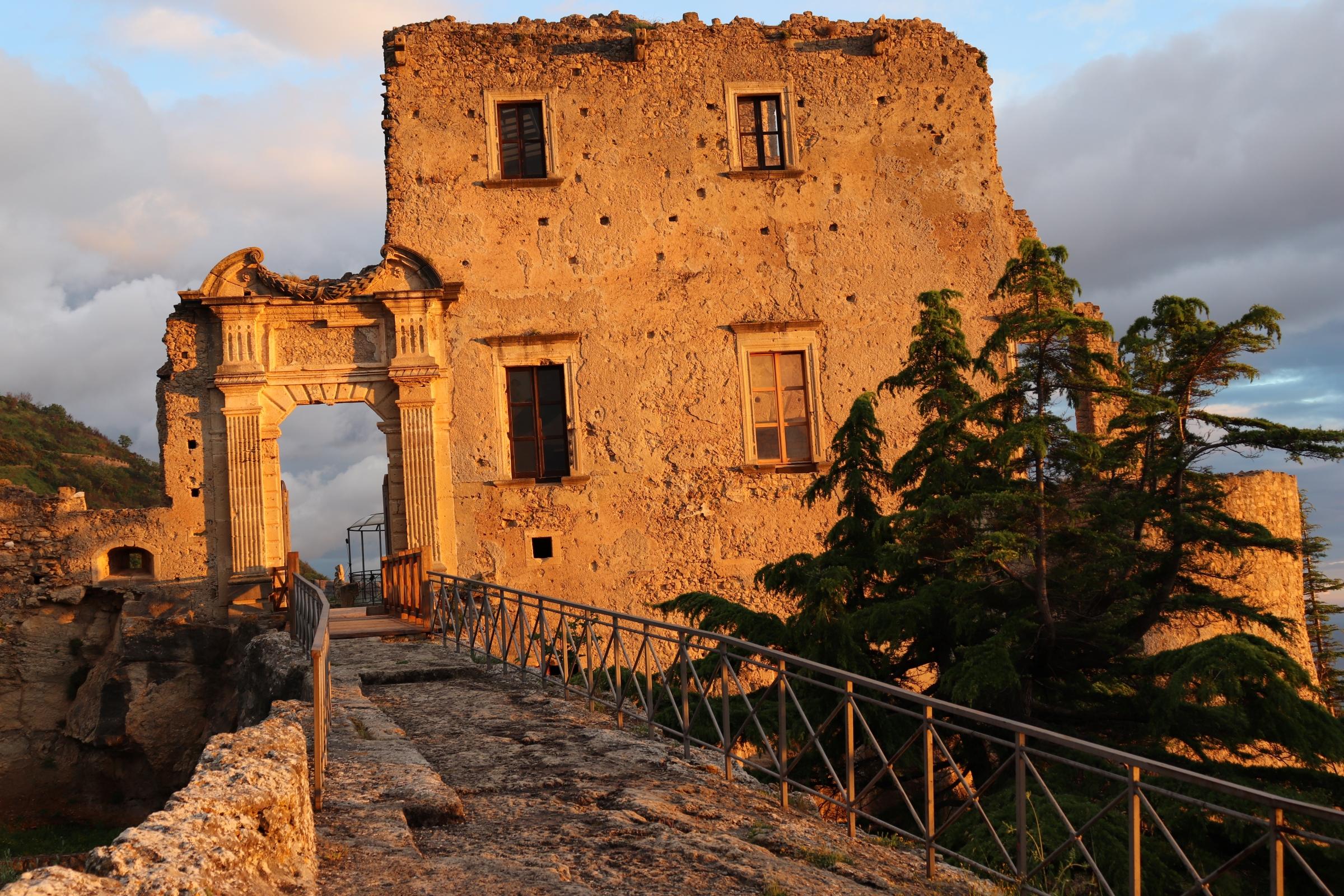 Castello della Valle, Fiumefreddo Bruzio