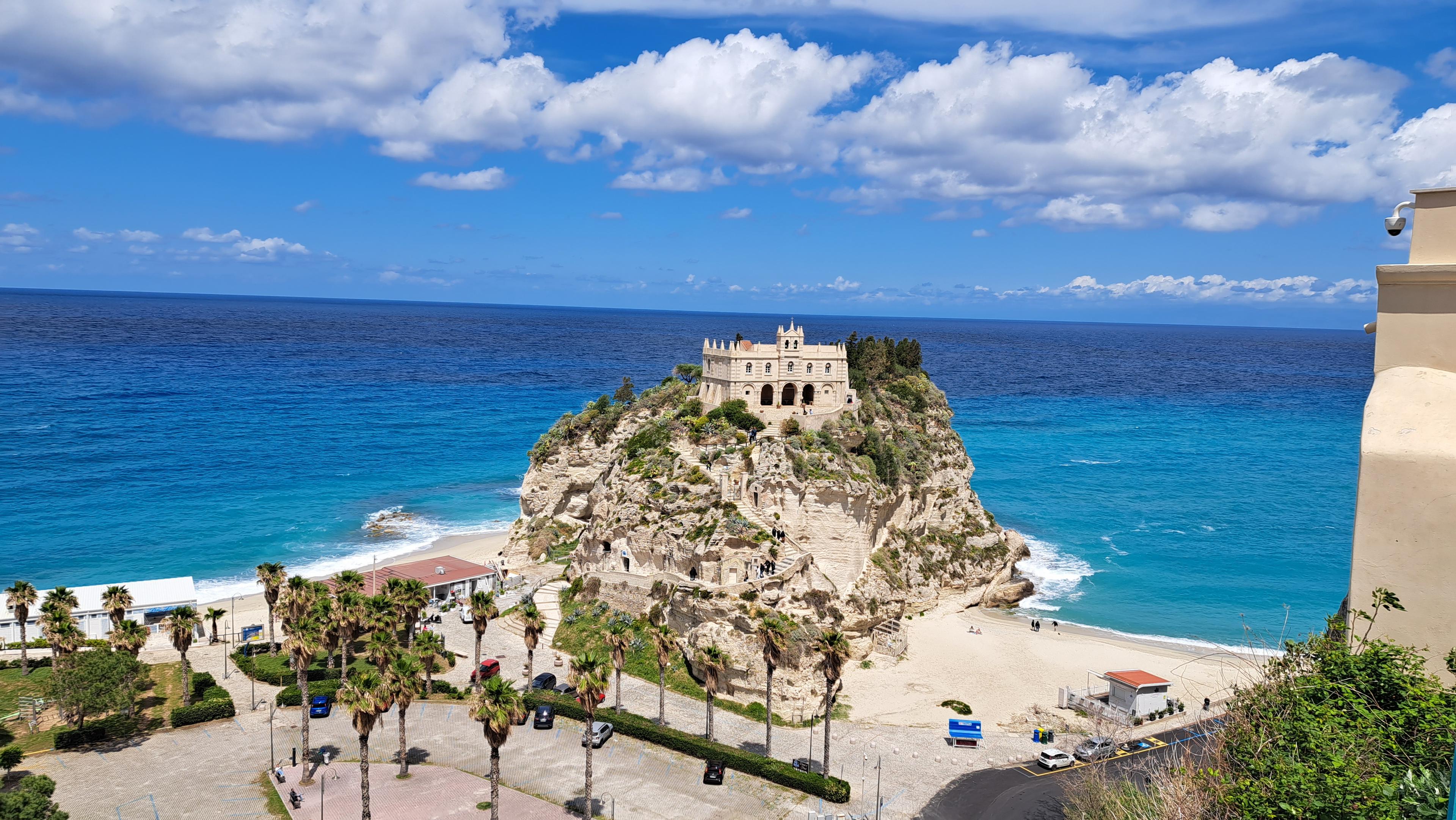 Santuario di Santa Maria dell'Isola di Tropea
