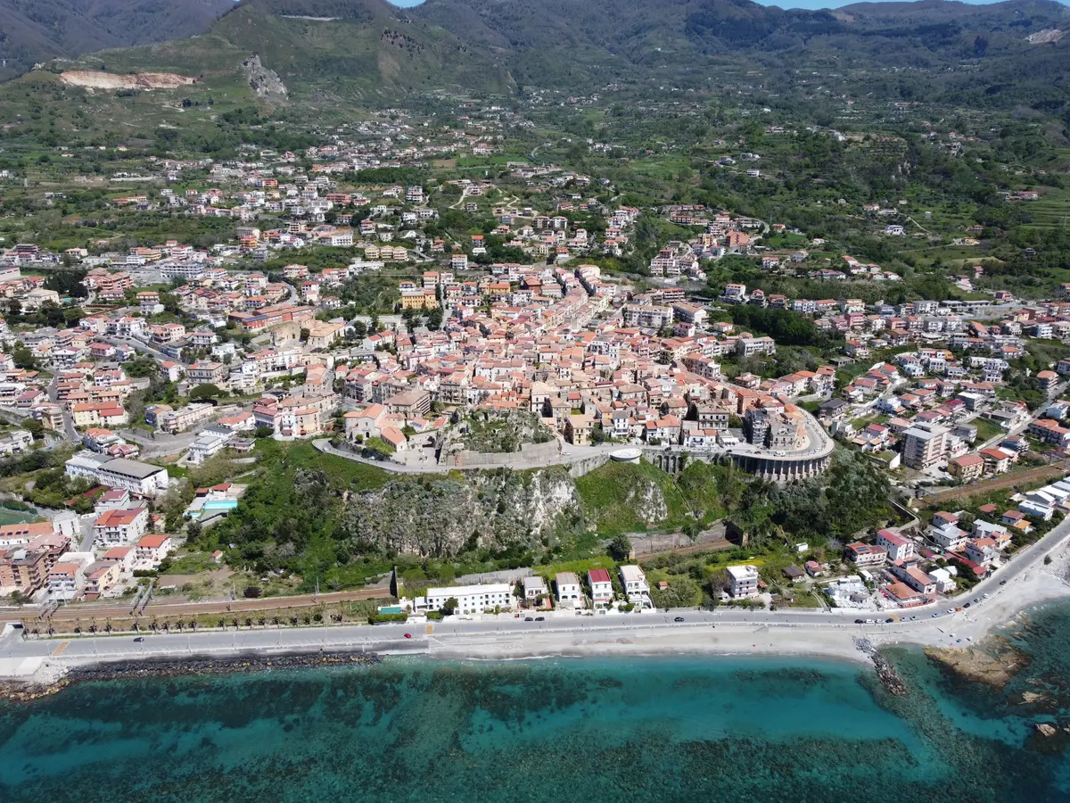 /storage/images/12451/CS-San-Lucido-Paesaggio-Panorama-Mare-1%5BLR-13-2023%5D.JPG