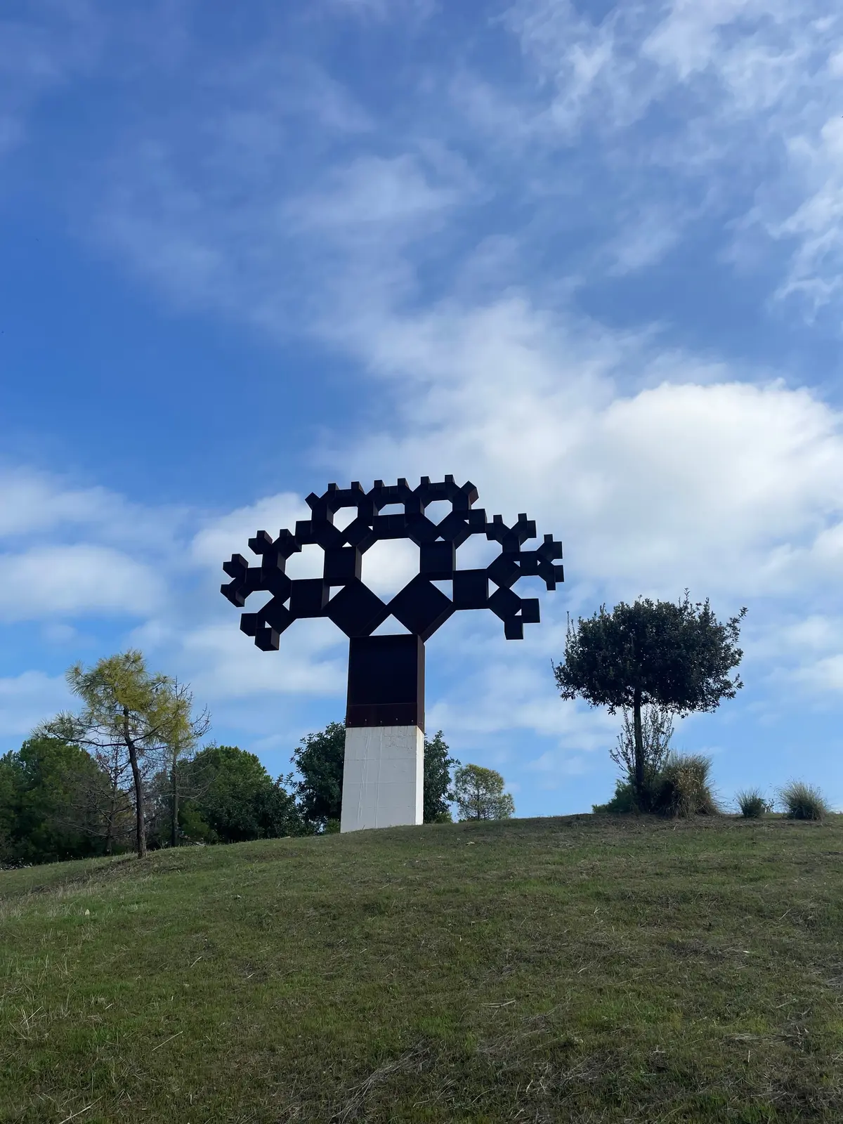 /storage/images/13049/KR-Crotone-opere-giardino-pitagora-%28Valeria-Rogliano%291.jpeg