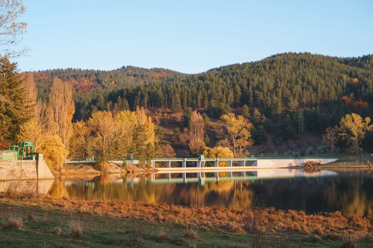 Ariamacina Lake