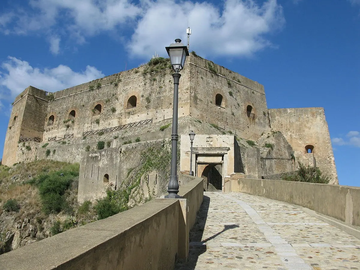 Ruffo Castle