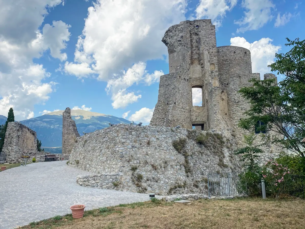 /storage/images/8653/CS-Morano-Calabro-Castello-1%5BElisabetta-Cirinanni%5D.JPG