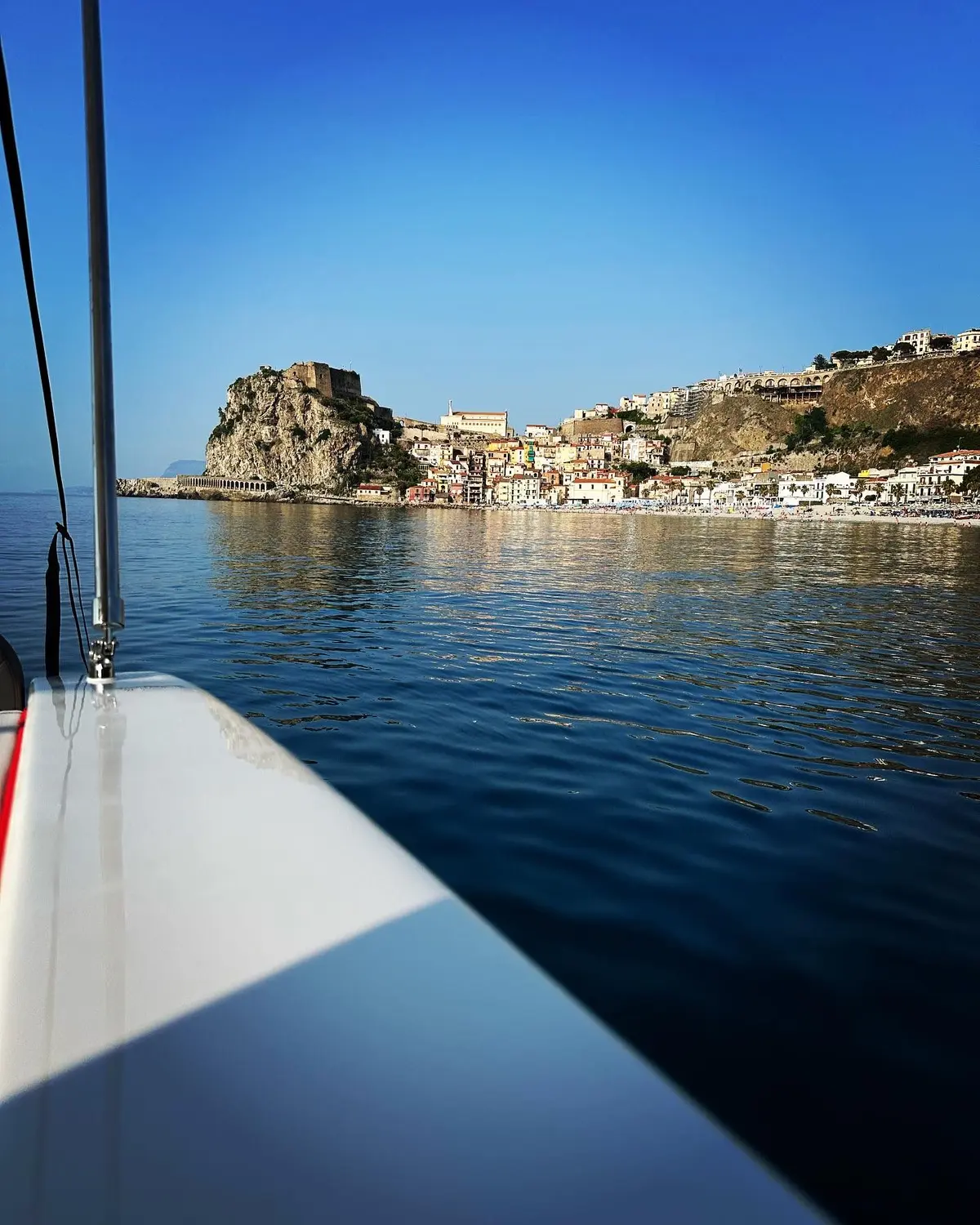 <p>A boat experience along the&nbsp;<strong>Costa Viola</strong>, ideal for those who want to get to know this part of the Calabrian coastline from a different perspective.</p><p>Minerva Charter accompanies you along the spectacular&nbsp;<strong>Costa Viola</strong>, amidst seaside villages, secret caves and cobalt waters.</p><p>Starting from&nbsp;<strong>Scilla</strong>, we will sail along the Cannitello coastline to the famous&nbsp;<i>Mermaid Beach</i>, at the foot of the majestic Ruffo Castle. Immediately afterwards, we will be enchanted by&nbsp;<strong>Chianalea</strong>, the village on the water considered among the most beautiful in Italy.</p><p>The stop in Favazzina will be an opportunity for a second swim in a surprisingly blue sea thanks to its sandy seabed. We will continue towards&nbsp;<strong>Bagnara Calabra</strong>, a fishing town with a view of the Aragonese Tower of Capo Rocchi Ruggiero.</p><p>We will then sail along a wild stretch of coastline, dotted with coves and grottoes that can only be reached by sea, such as the suggestive&nbsp;<i>Cave of the Sirens</i> and the splendid&nbsp;<i>Cala Janculla</i>. Here the sea is tinged with deep blue and invites you to take one last dip.</p><p>We will end the tour with a fresh aperitif on board, amidst local flavours and wines, before returning to Scilla with the timeless charm of the Costa Viola in our eyes.</p>