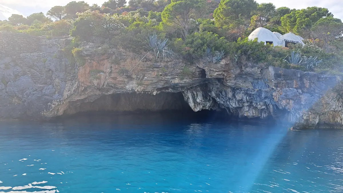 Isola di Dino - Grotta del Leone
