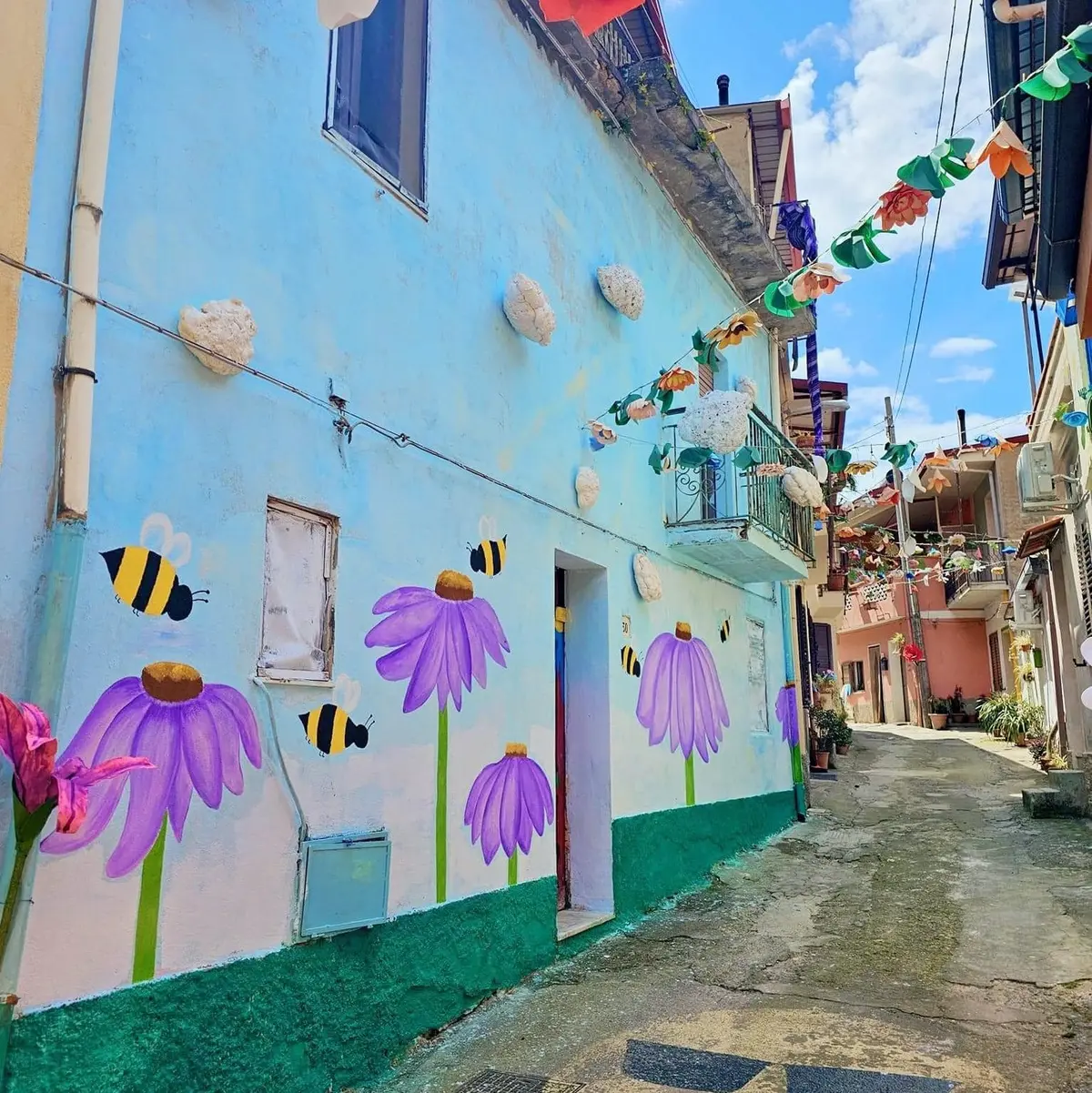 Street art in Calabria, a tour of the most beautiful murals