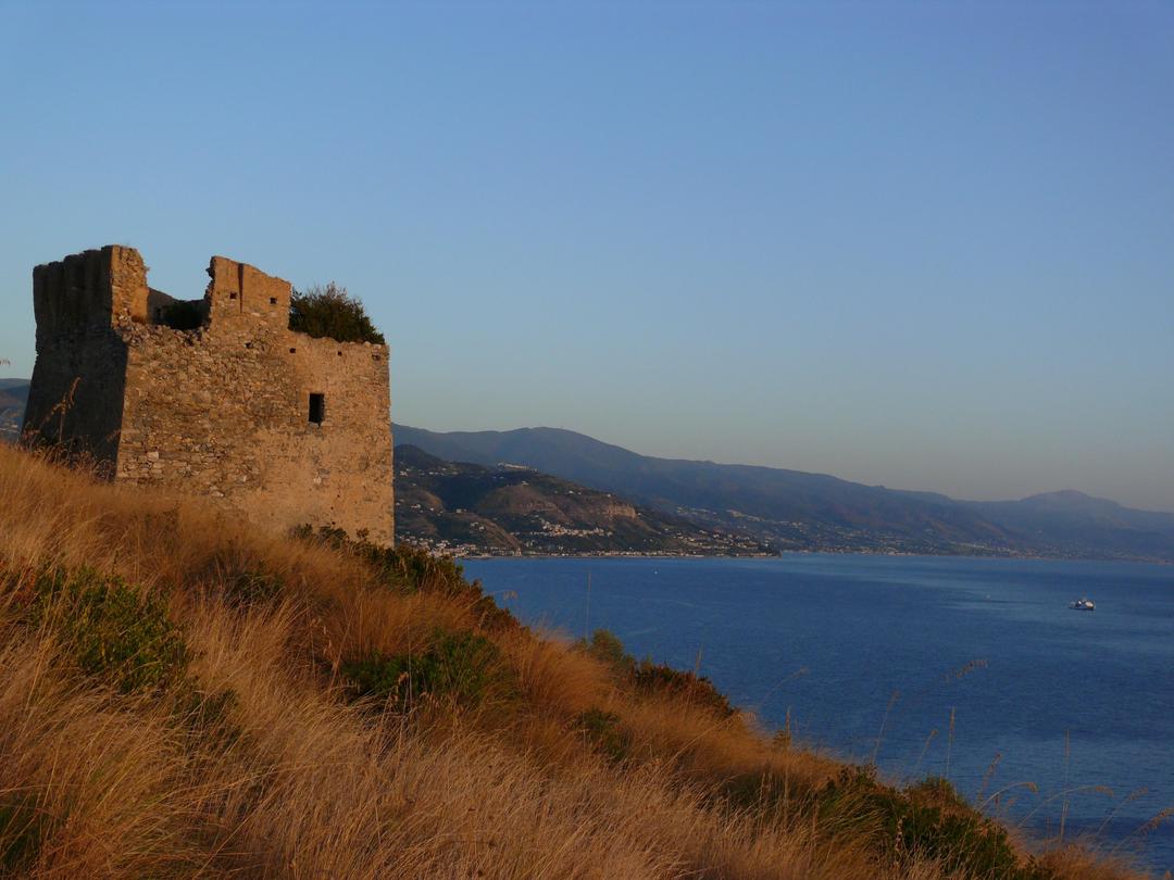 Rienzo Tower GVQW+GJ, Cetraro