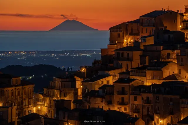 Where to see Stromboli in Calabria: the most beautiful places