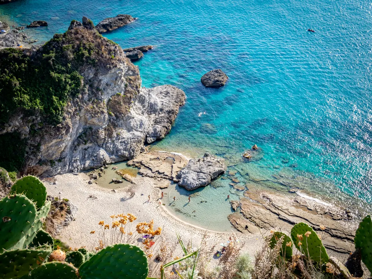 La Costa degli Dei, spiagge e grotte da non perdere