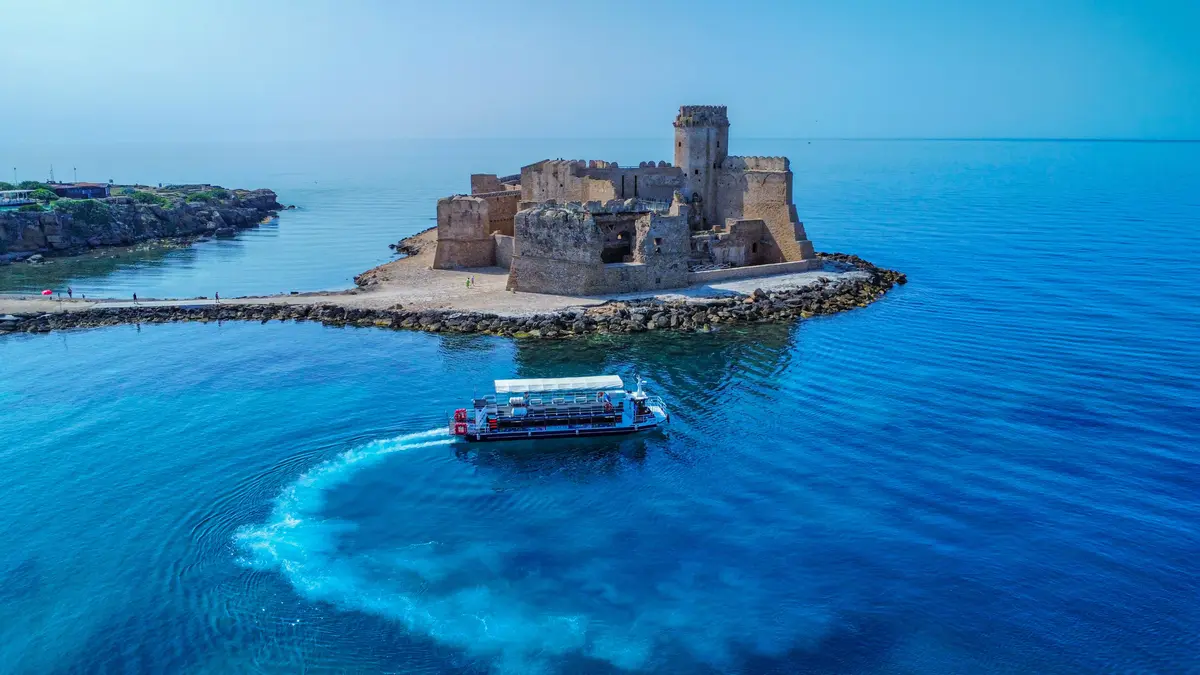 Battelo a fondo trasparente a Isola di Capo Rizzuto