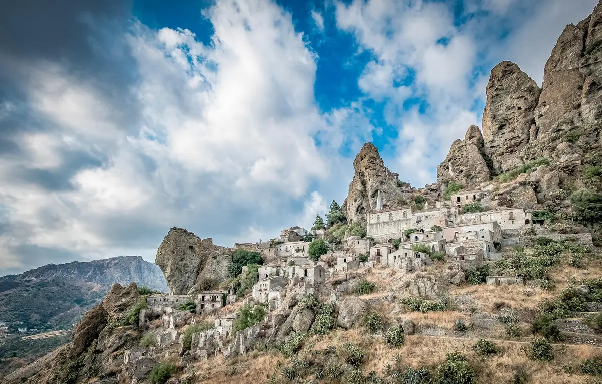 The Calabria of ghost towns