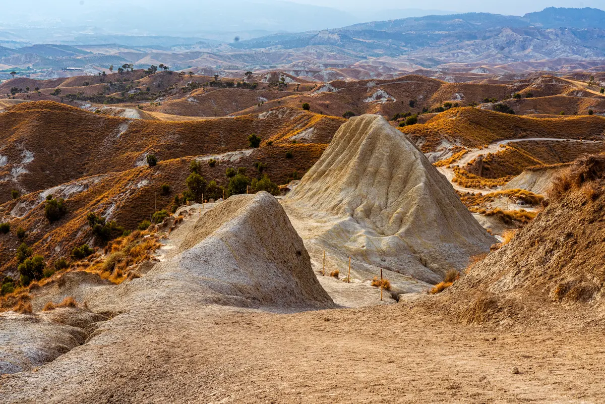 Romantic itinerary through the gullies of the Calabrian Ionian coast