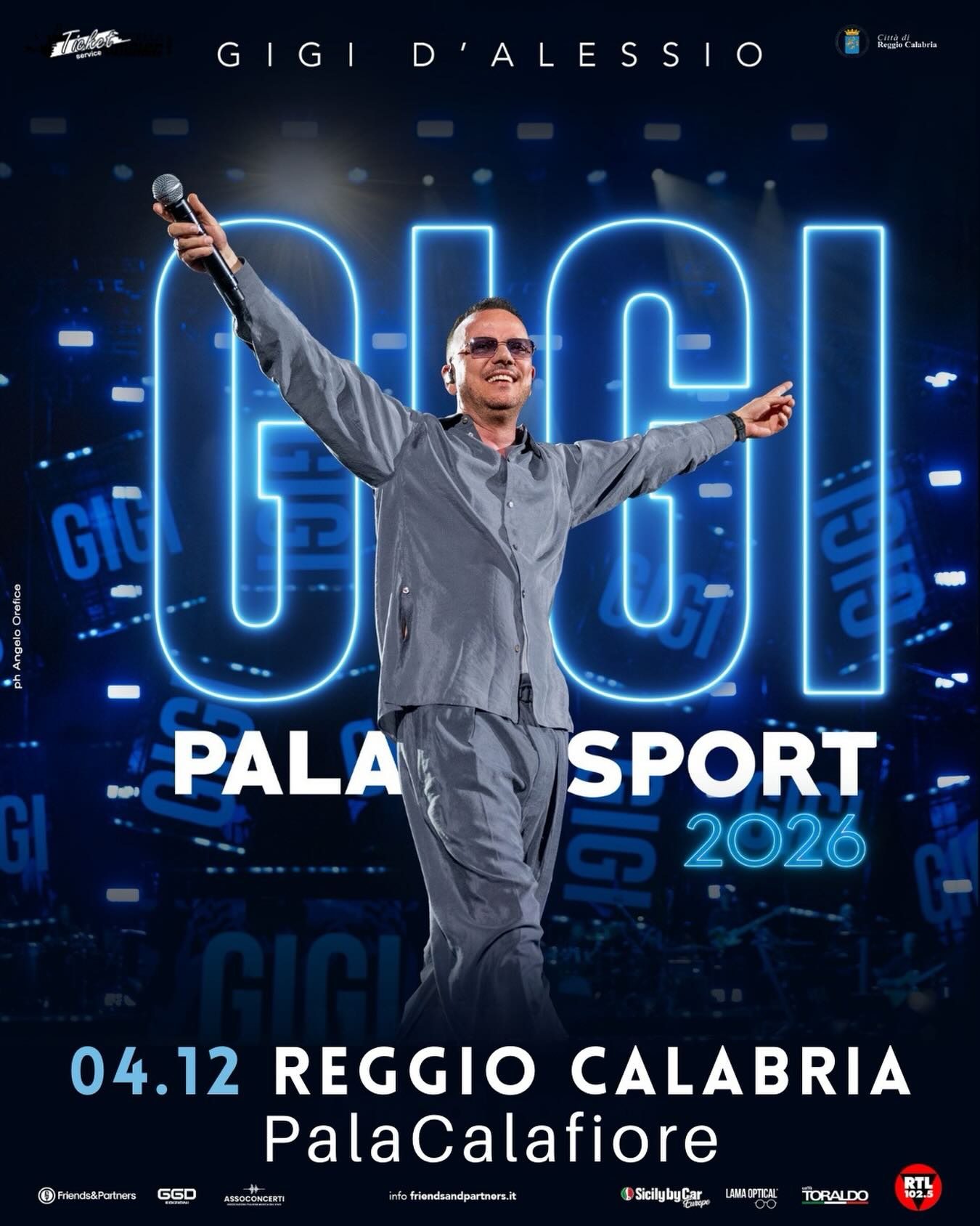 Gigi D'Alessio in concerto al PalaCalafiore