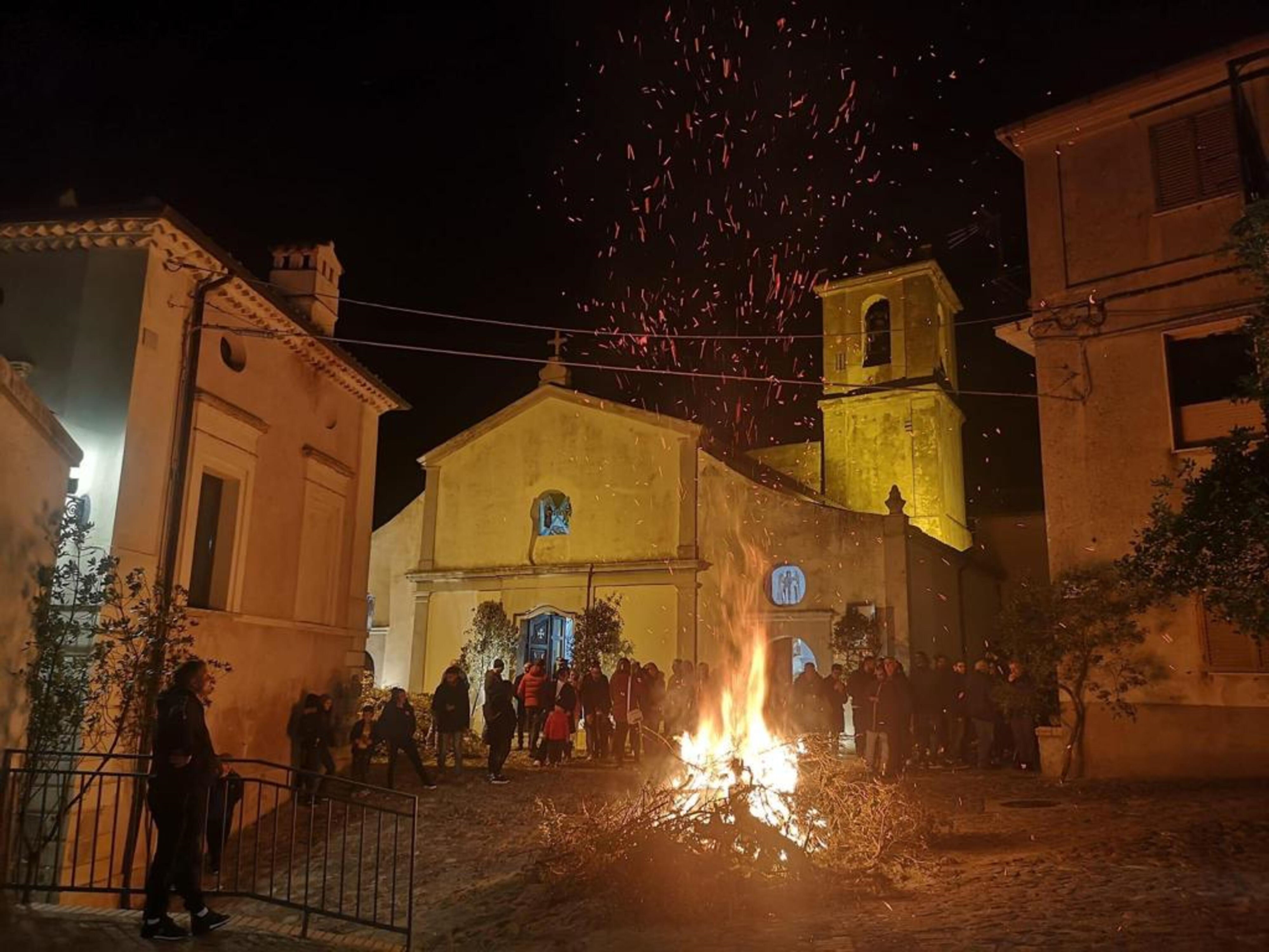 San Cosmo Albanese - Fuoco di Santa Lucia